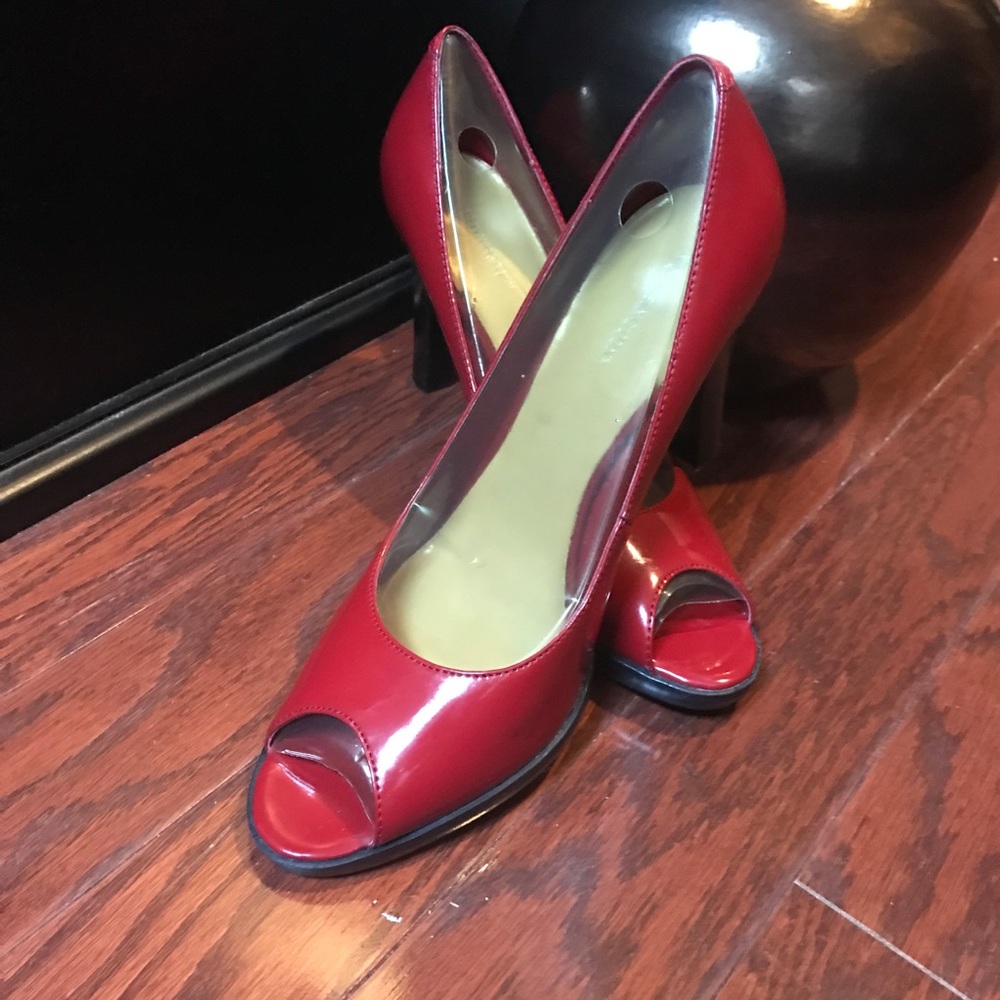 WORTHINGTON RED 👠 HEELS!!